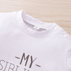 Combinaison bébé à manches longues avec lettres mignonnes "Mes frères et sœurs ont des pattes"