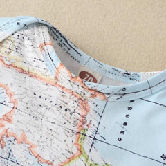 Macacão de bebê de manga comprida com estampa de mapa mundi adorável e chapéu