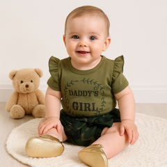 Conjunto de bebê ”Daddys Girl“ com babados e shorts camuflados