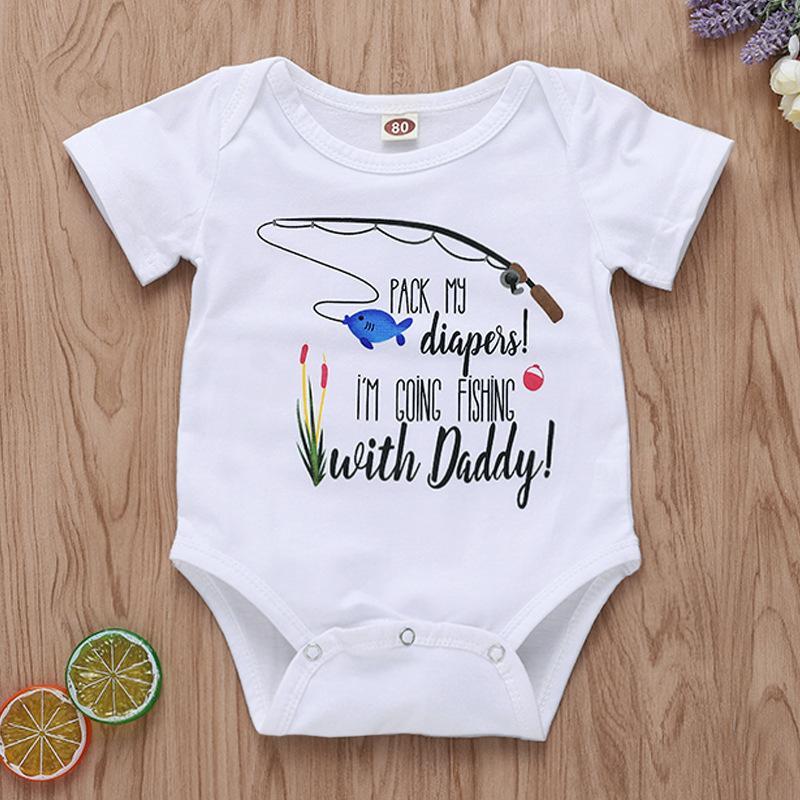 Macacão de bebê estampado com letras de desenho animado "Indo pescar com o papai"