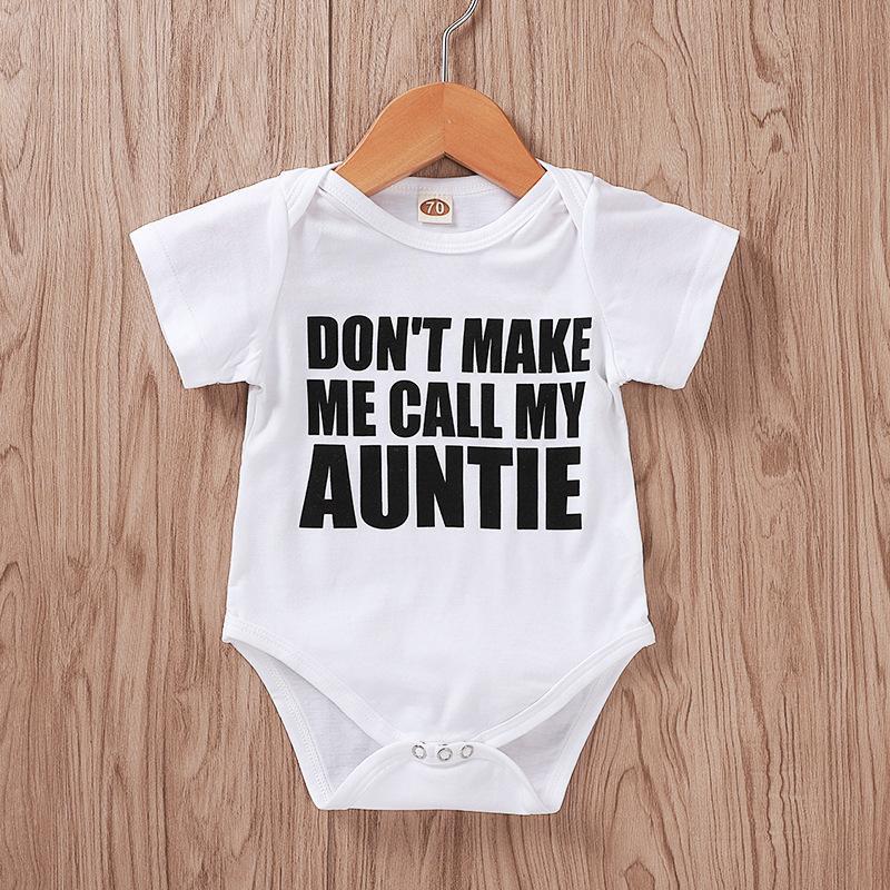 Macacão de bebê estampado com letras "Não me faça ligar para minha tia"