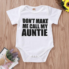Macacão de bebê estampado com letras "Não me faça ligar para minha tia"