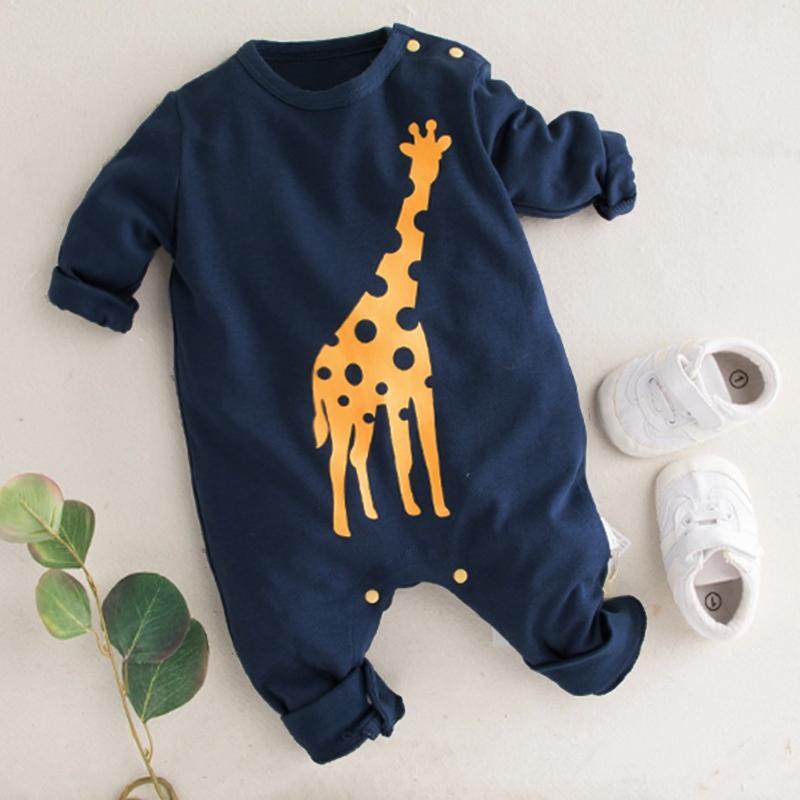 Macacão fofo com estampa de girafa para bebê