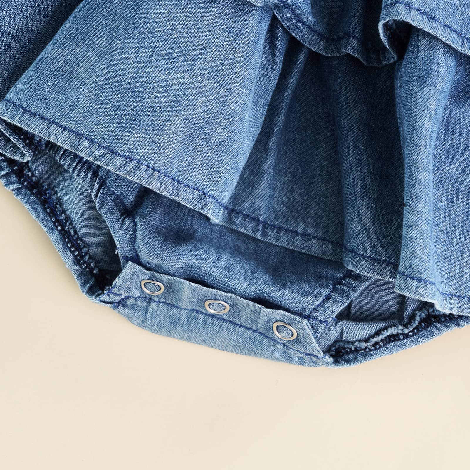 Jolie barboteuse en jean sans manches imprimée de couleur unie pour bébé fille