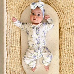 Macacão de bebê com estampa floral e babados com zíper e 2 peças