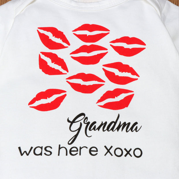 “Grandma was here”Lip Printed Long Sleeve Baby Romper