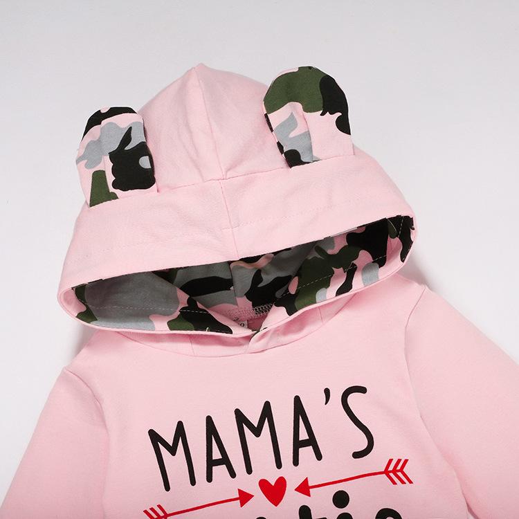 Ensemble 2 pièces à capuche imprimé avec lettres « MAMA'S BESTIE » et pantalon camouflage pour bébé
