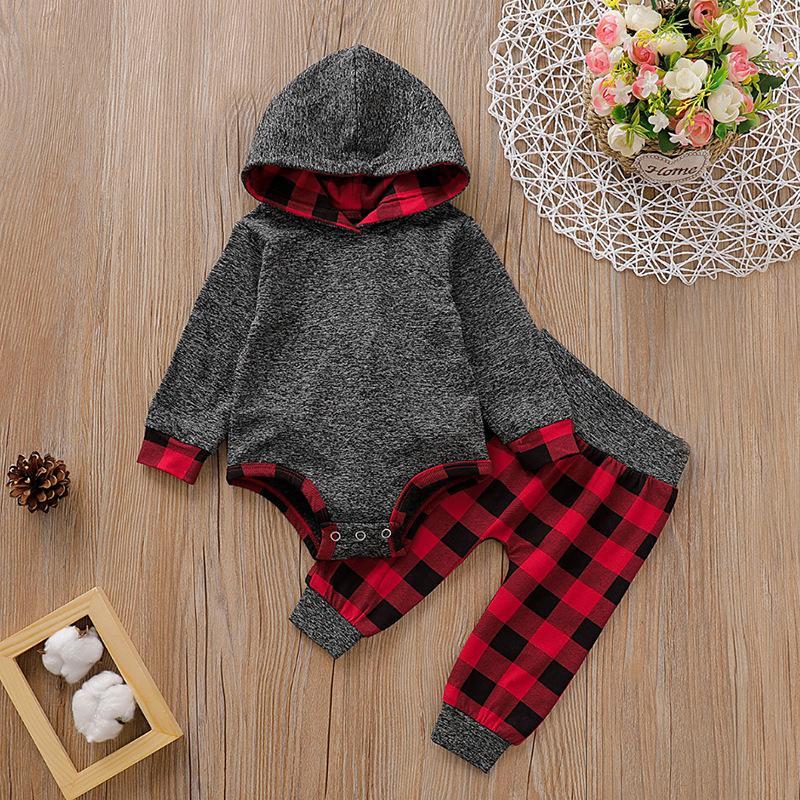 Conjunto de moletom com estampa xadrez para bebê